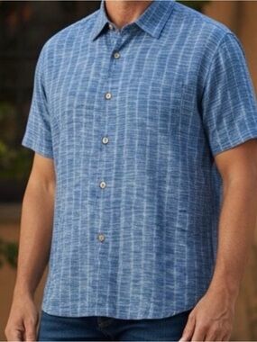 Tommy Bahama Blue Button Down Silk Shirt, Men’s Size Large, EUC!